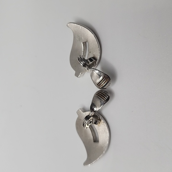 Monet Silver Clip Earrings Vintage - Picture 3 of 5